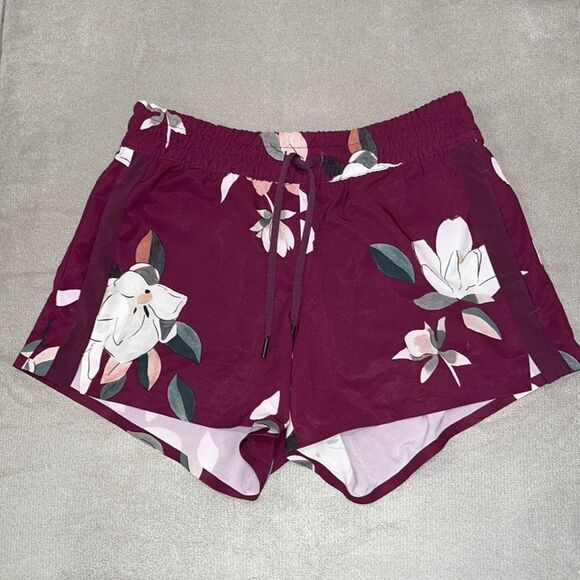 Nwot Athleta floral shorts - Picture 4 of 7